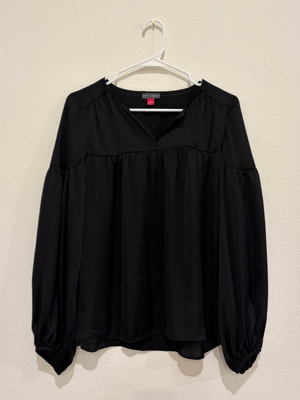 Vince Camuto Black V-Neck Long-Sleeve Blouse